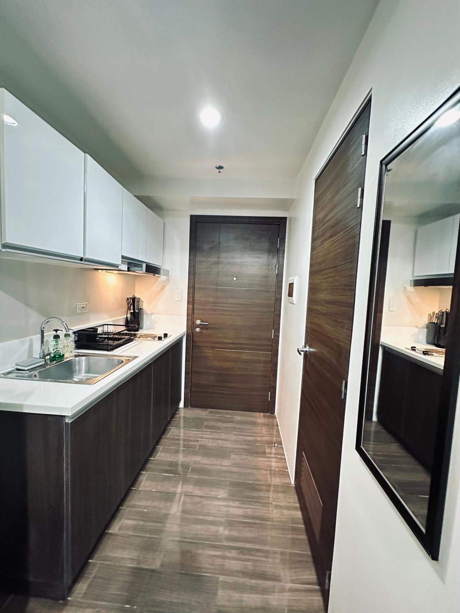 Heart Of Makati, Fully Furnished Condo, Cbd Central Location マカティ エクステリア 写真
