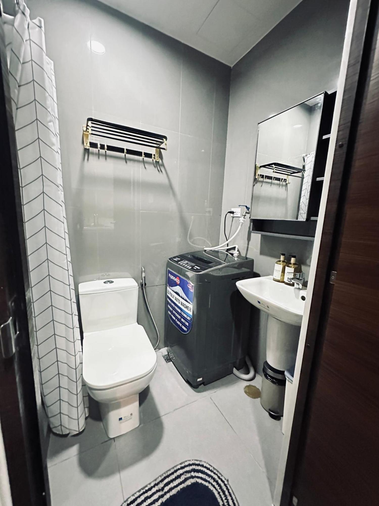 Heart Of Makati, Fully Furnished Condo, Cbd Central Location マカティ エクステリア 写真